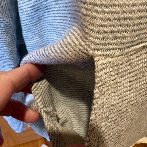 O'Neill French Terry kangaroo pocket pullover hoodie women’s M grey white - Picture 4 of 11